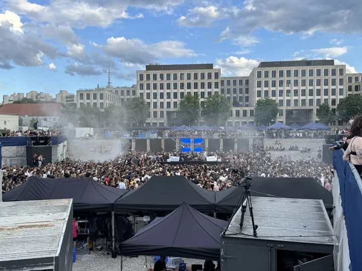Blick über die Crowd beim DNA Open Air